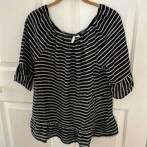 Elle striped top with flounced hem and sleeves
